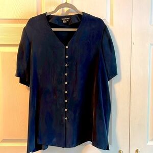 Women's RARE 100% Silk NAVY short sleeve top almost new